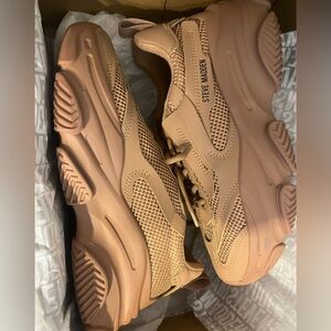 Steve Madden Beige Footwear